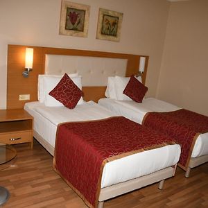 Standard Zimmer mit zwei Einzelbetten